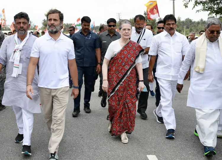 Sonia and Rahul Gandhi at Bharat Jodo Yatra
